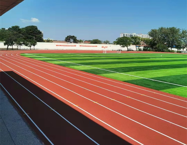 自结纹塑胶跑道